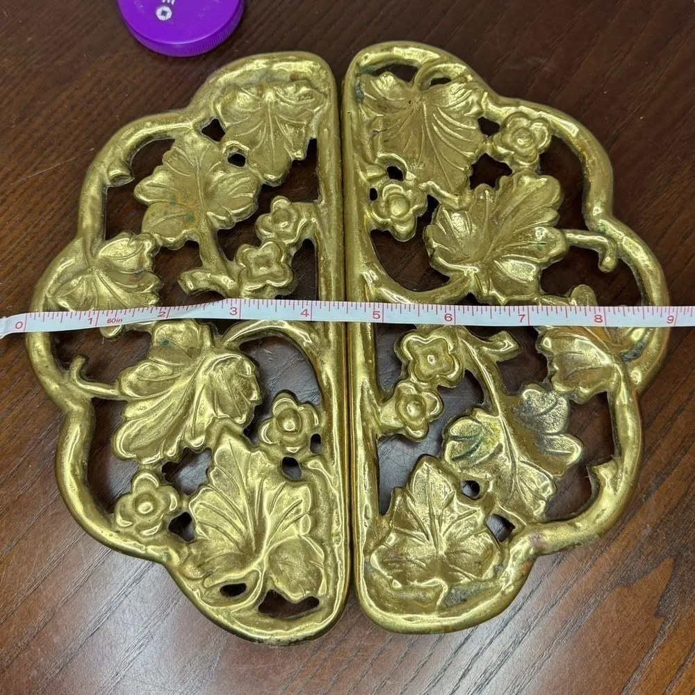 HARVIN Virginia MetalCrafters vintage solid brass footed 2 Pc trivet Super Cute